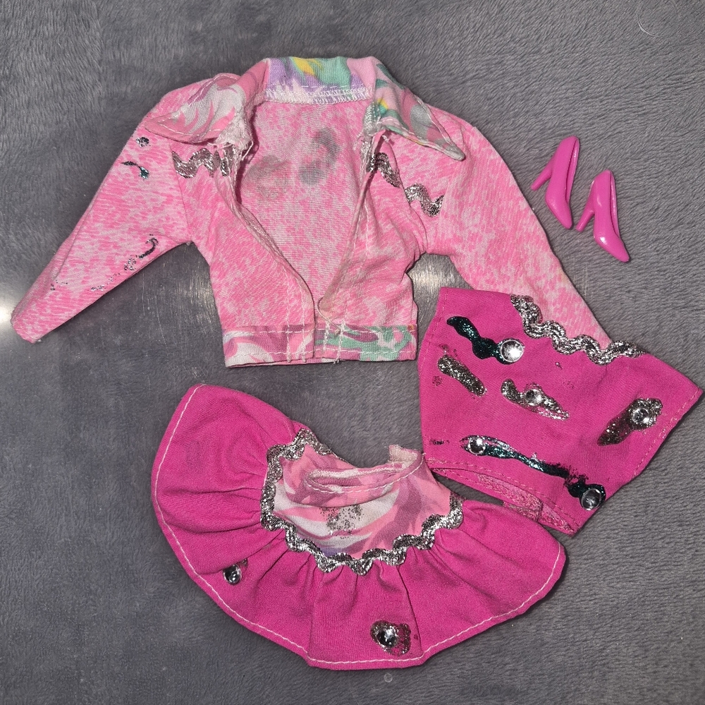 1993 Paint n' Dazzle Barbie Outfit